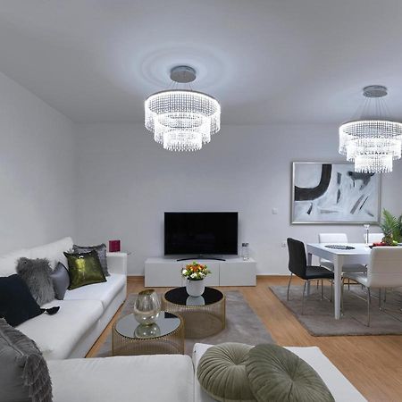 Elegant Apartment In Glyfada Атина Екстериор снимка