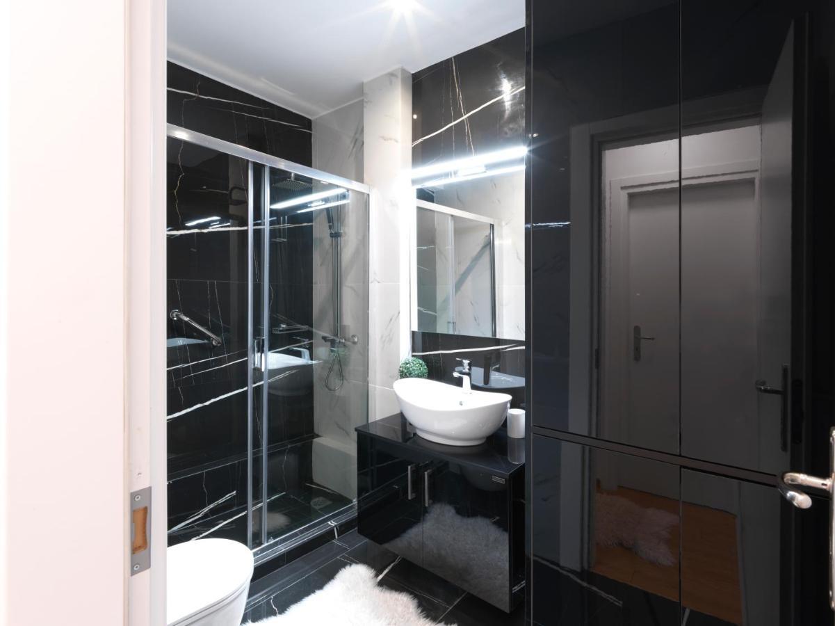 Elegant Apartment In Glyfada Атина Екстериор снимка