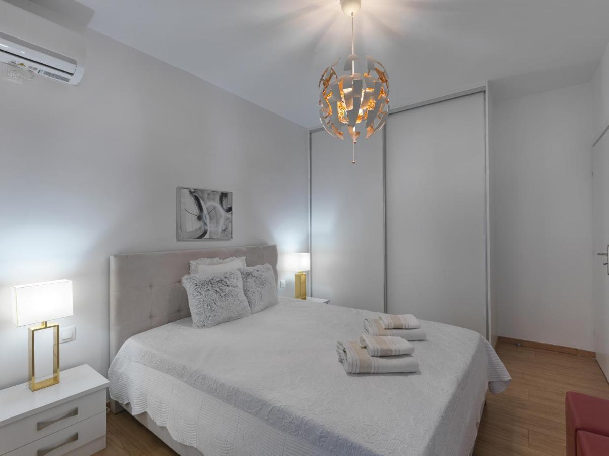 Elegant Apartment In Glyfada Атина Екстериор снимка