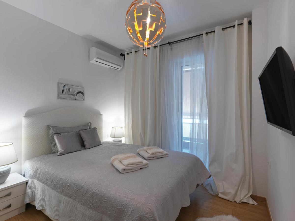 Elegant Apartment In Glyfada Атина Екстериор снимка
