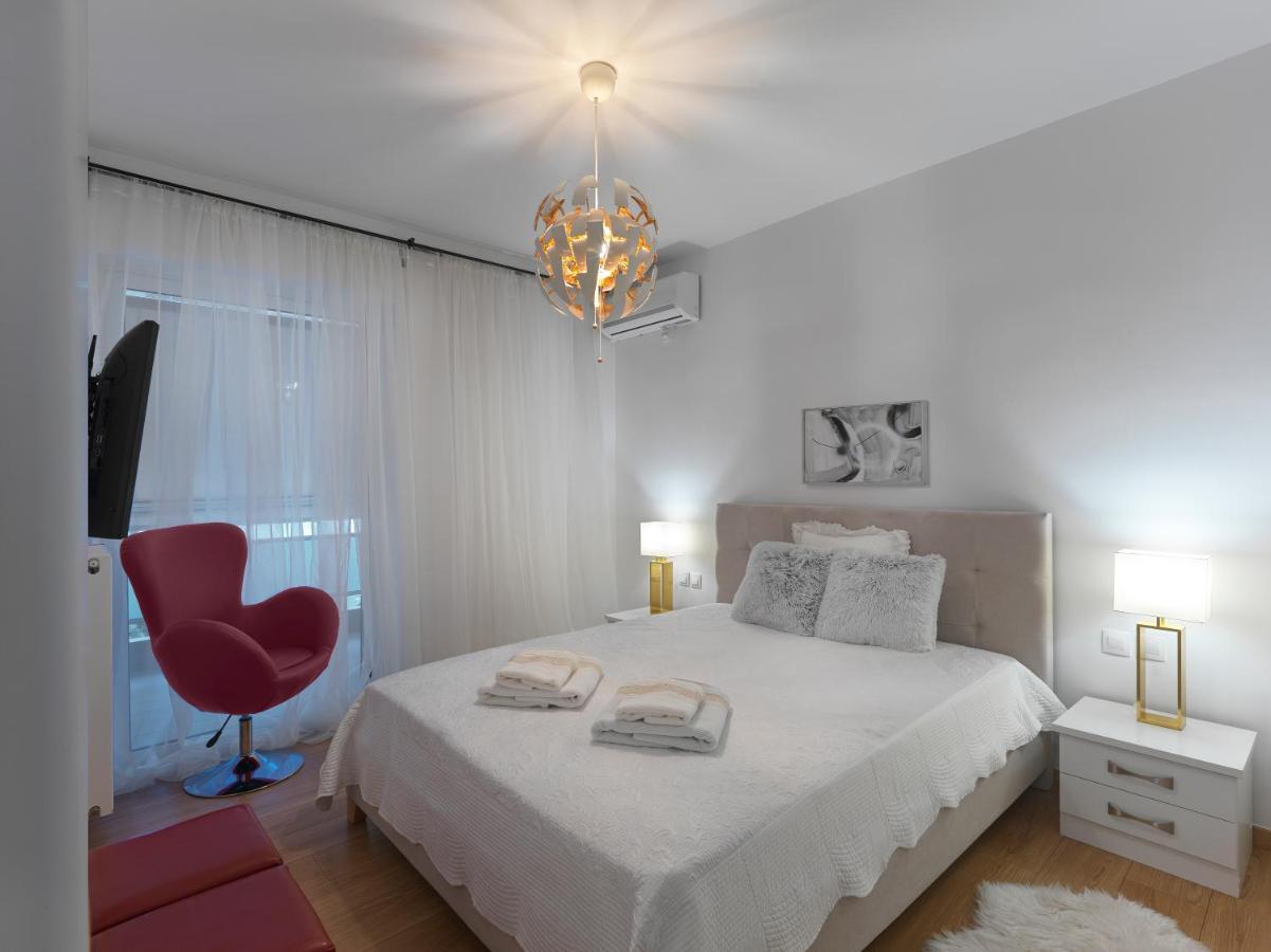 Elegant Apartment In Glyfada Атина Екстериор снимка